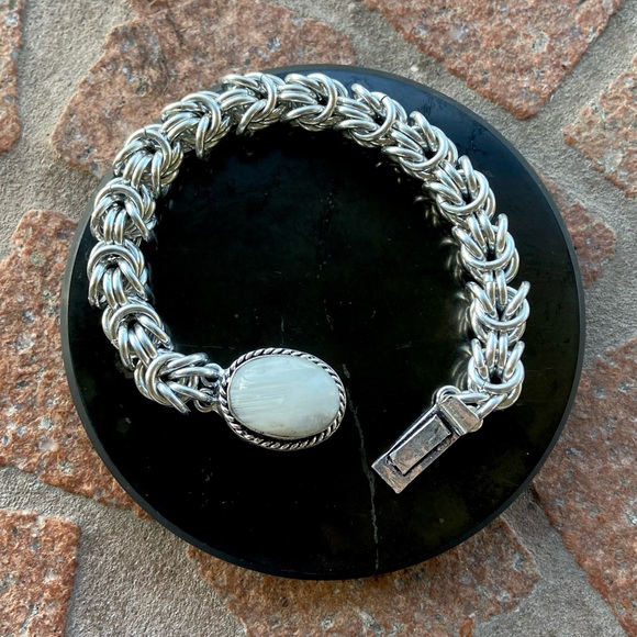 Maille white moonstone bracelet . Silver handcrafted links genuine gemstone - Picture 10 of 15